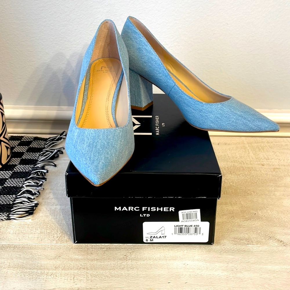 Marc Fisher LTD NIB Zala Pump size 8 in blue denim.